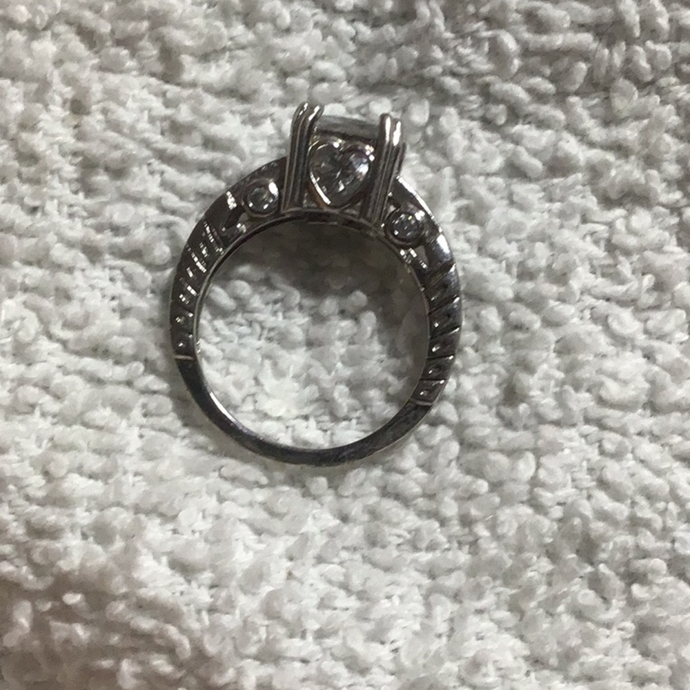 Sliver diamond ring